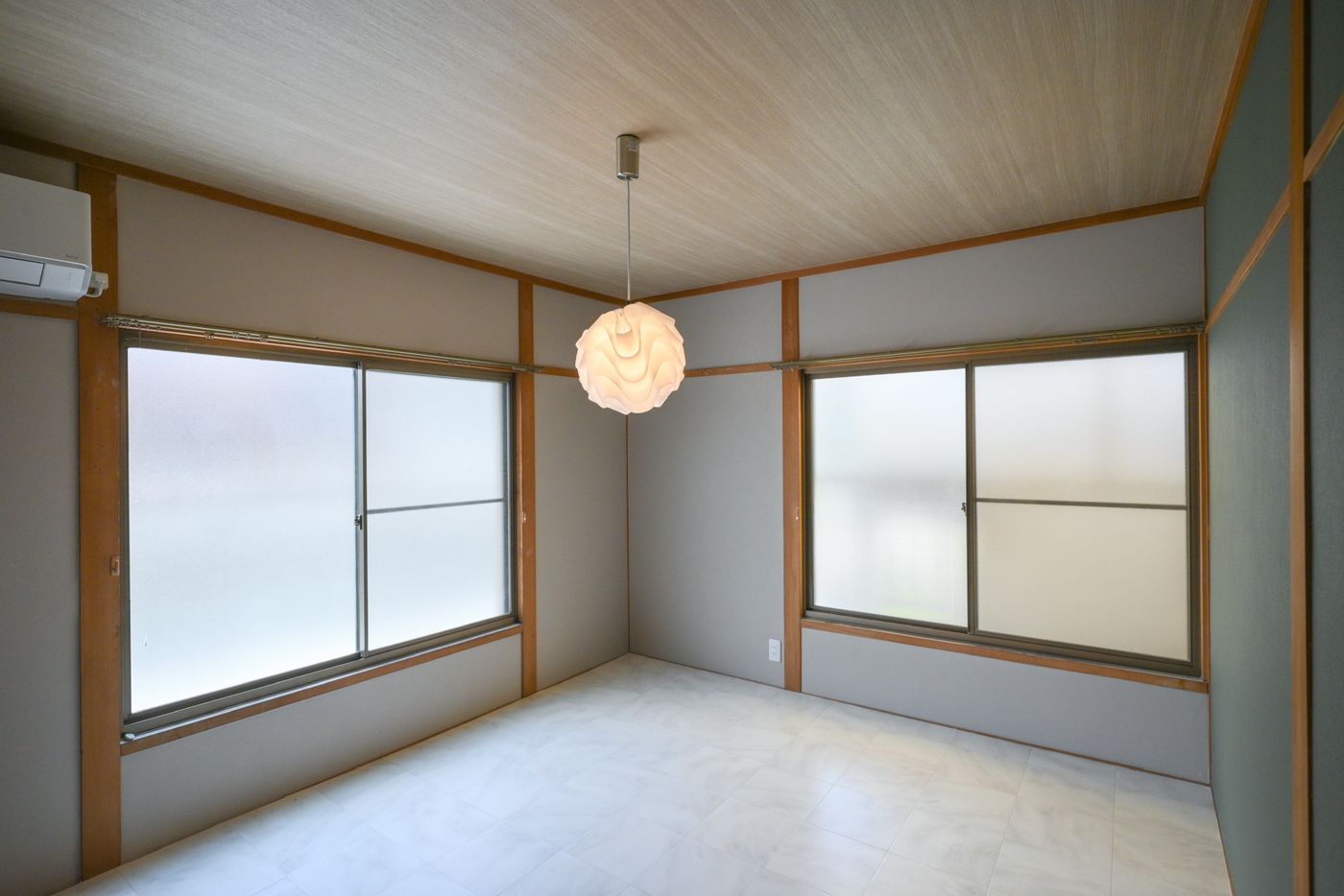 明るい二面窓のお部屋